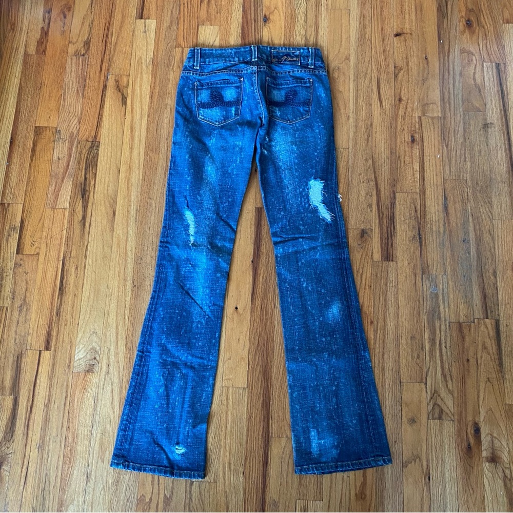 Seven7 Distressed Blue Jeans Women’s Size 24